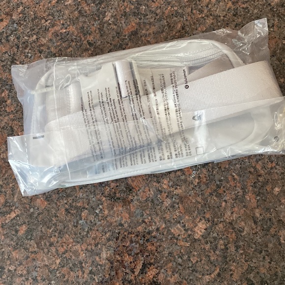 NWT Lululemon Everywhere Belt Bag - Picture 6 of 7
